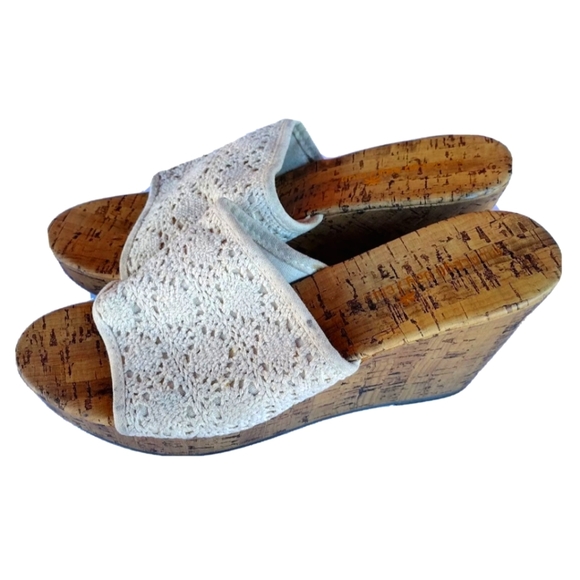 Montego Bay Club Women's 10 Cream Crochet Brown Cork Wedge Sandals Slides - Picture 1 of 10